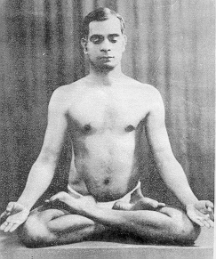 Yogacharya Sundaram - Padmasana